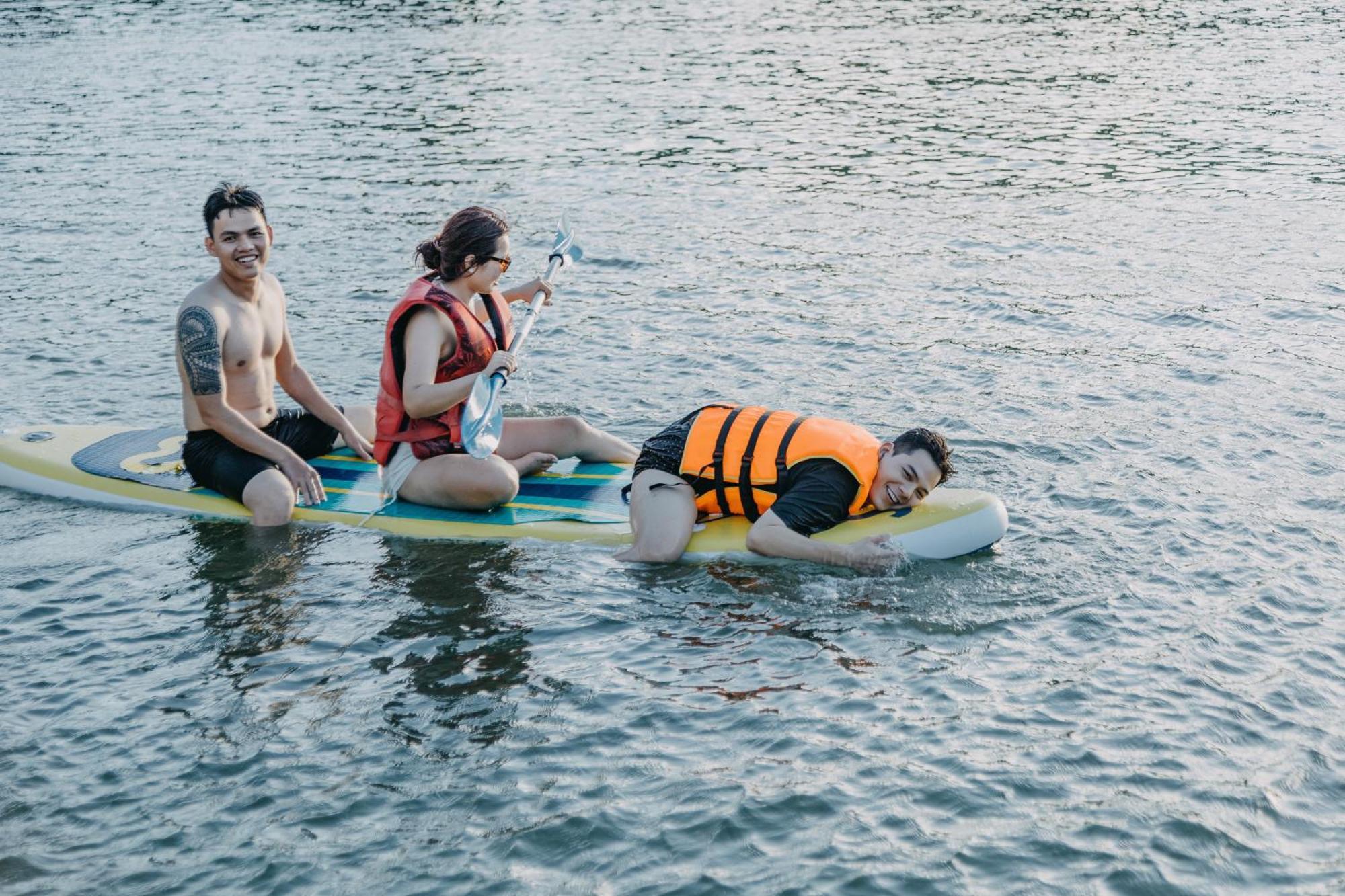 Lan Ha Floating * Dong Khe Sau