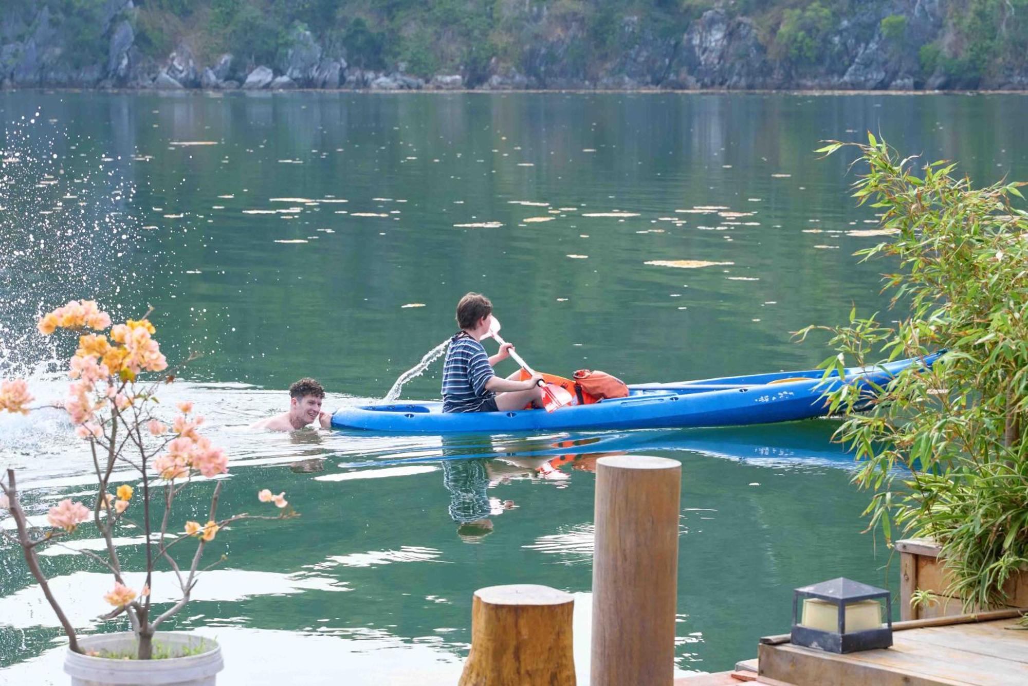 Lan Ha Floating Homestay *