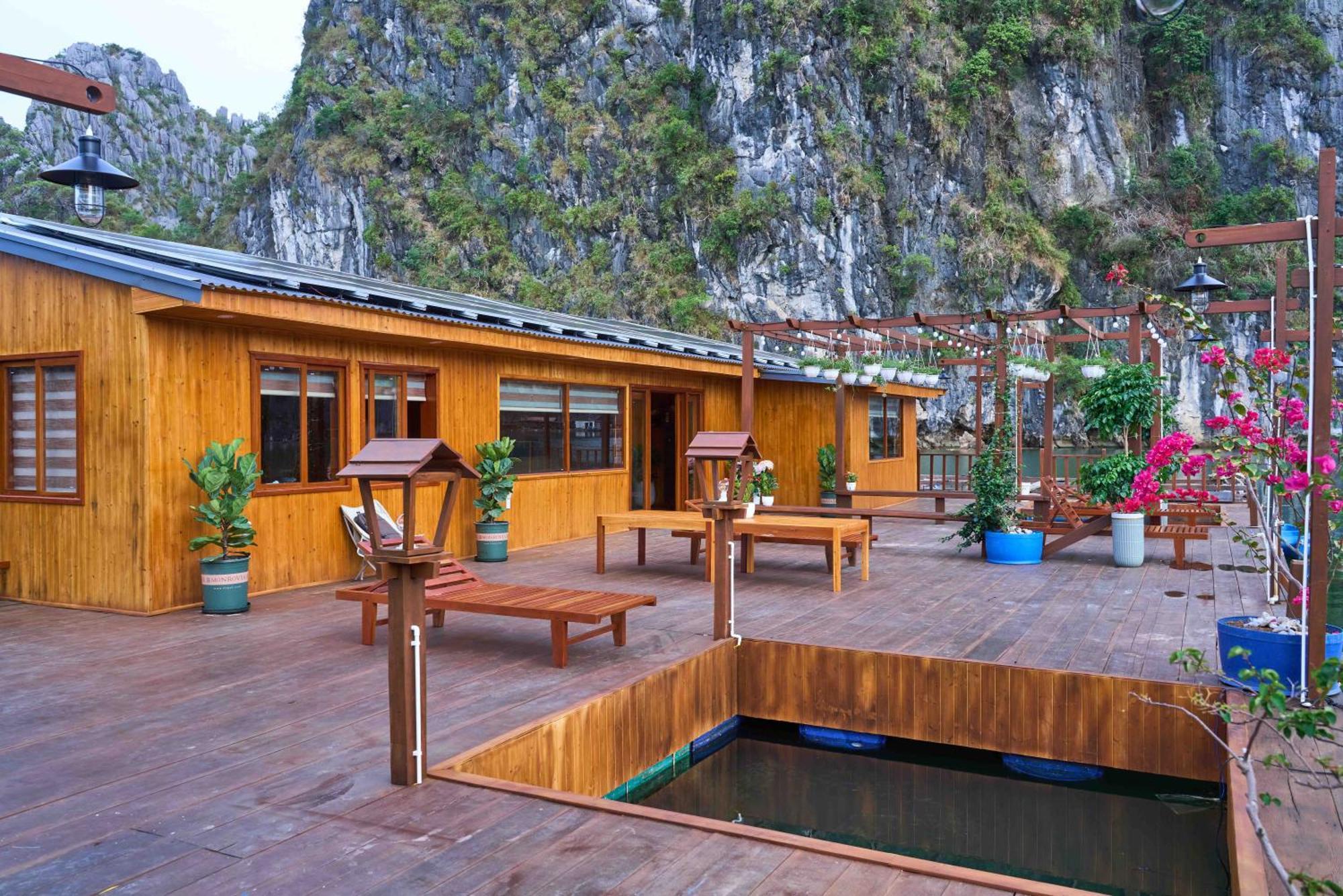 Homestay Lan Ha Floating Dong Khe Sau