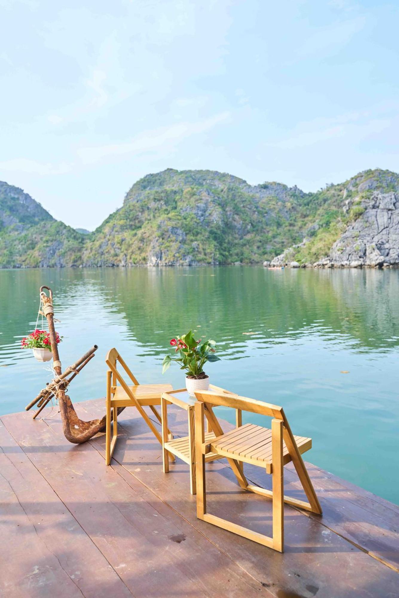 Lan Ha Floating Dong Khe Sau
