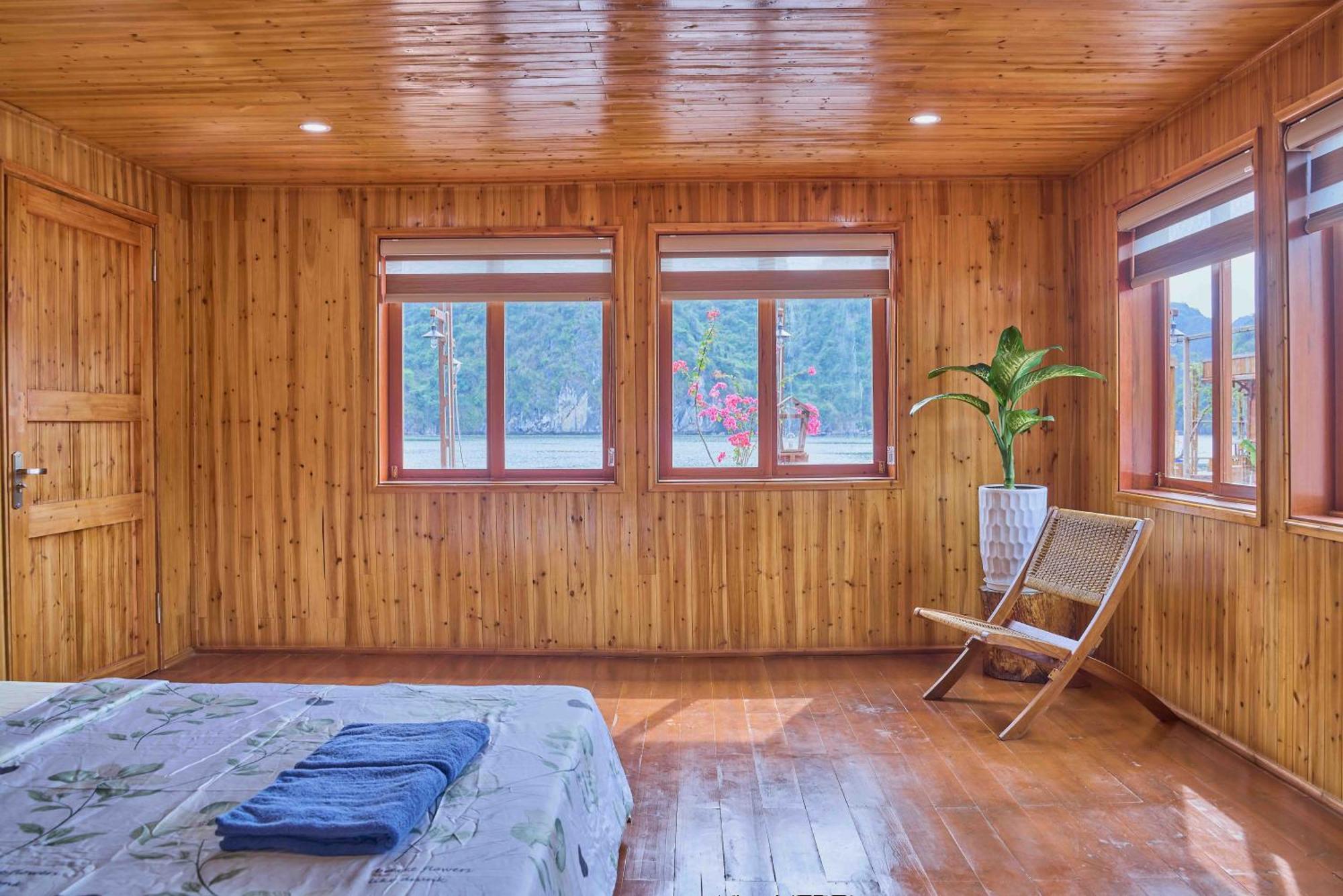 Homestay Lan Ha Floating *